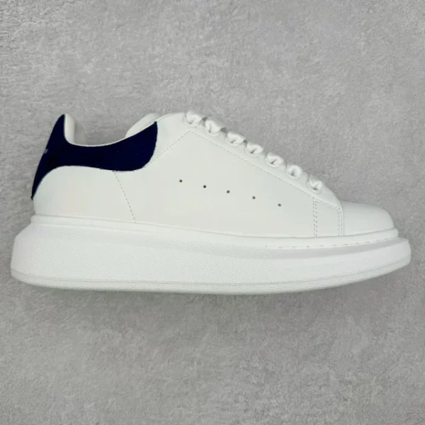 MCQUEEN White Dark Blue