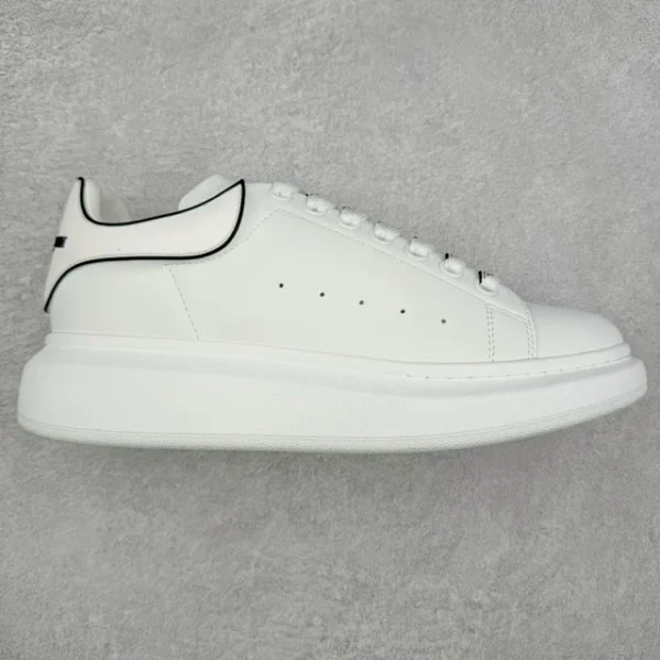 MCQUEEN White Black Border